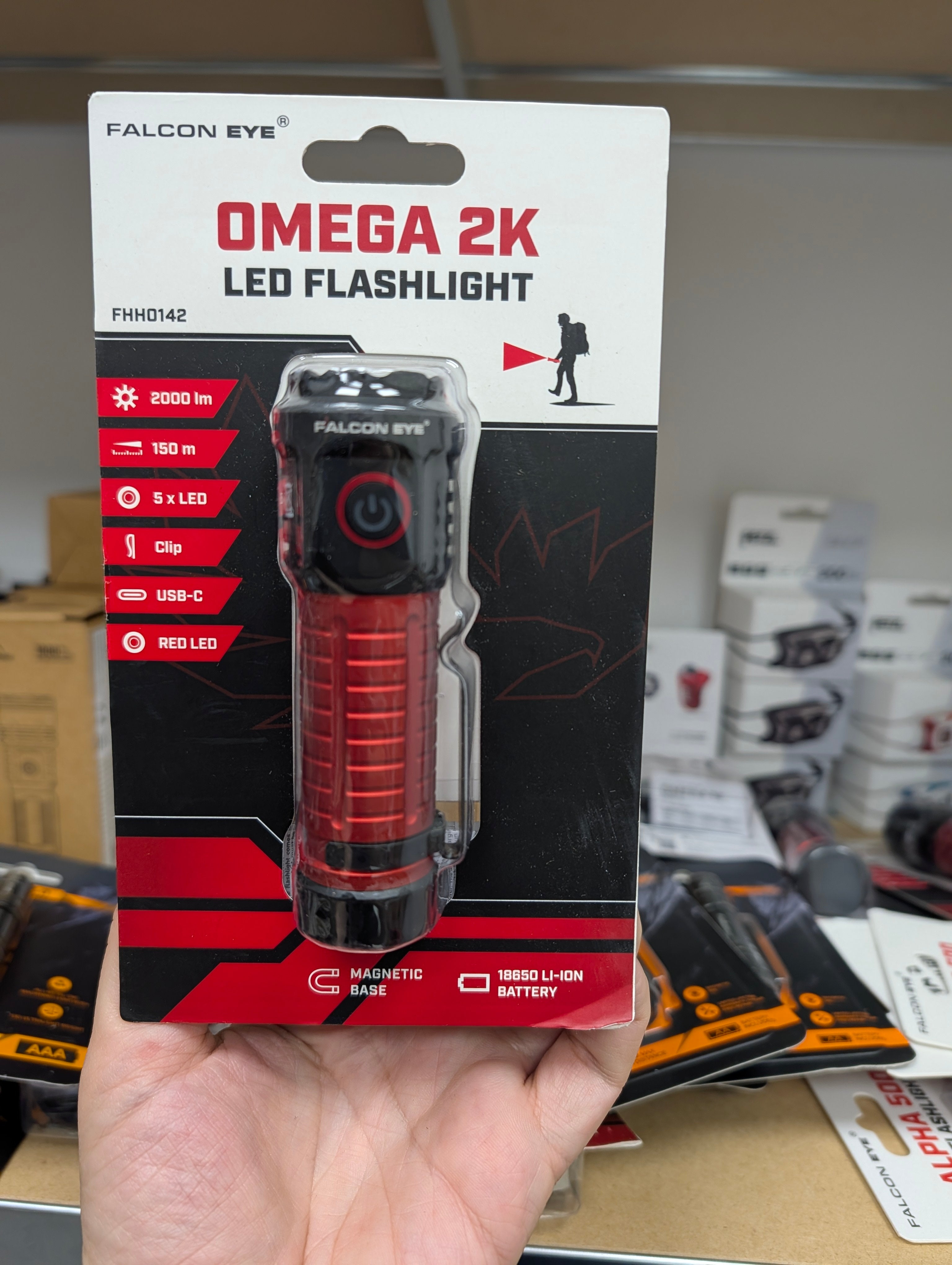 Latarka ręczna Falcon Eye Omega 2K - Strobe - 2000 lm - Czarna/Czerwona