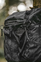 Naturehike Helium 25L Backpack Black – lightweight, stable, and ready for a full day in the outdoors